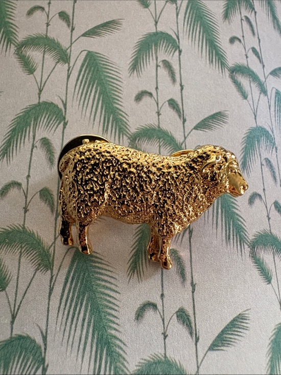 G.G. Harris Jewelry - Vintage 1992 G.G. Harris Fine Pewter Sheep Pin (#447)